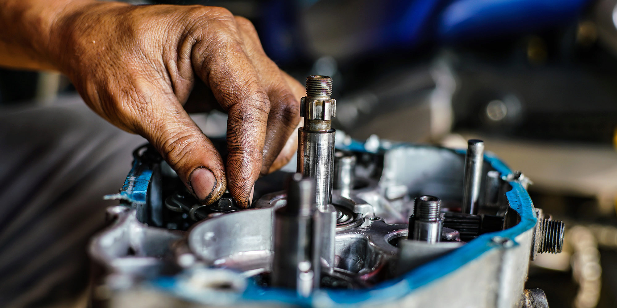 Anti vibration mounts being used in an engine